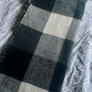 Checkered and Houndstooth Reversible Scarf